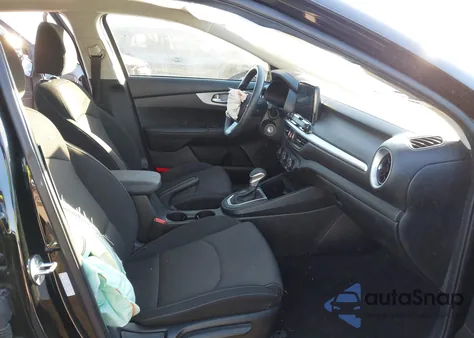 2024 Kia Forte Lxs z USA, uszkodzony, nr VIN 3KPF24AD3RE769724